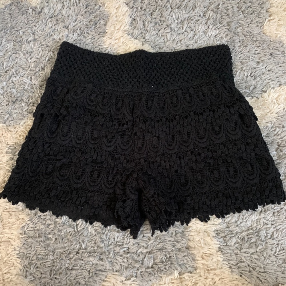 Lace detailing high waisted shorts